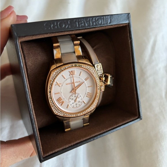 Michael Kors Rose Gold Watch and Bangle Set - Picture 13 of 13